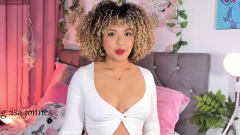 Snapshot of ebony_curly2 chatting on February 25, 2026, 11:36 pm isa online show from February 25, 2026, 11:36 pm