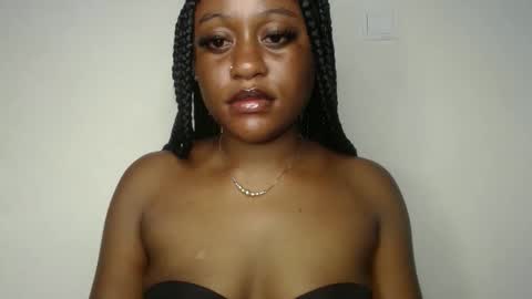 Ella online show from September 12, 2025, 7:36 pm