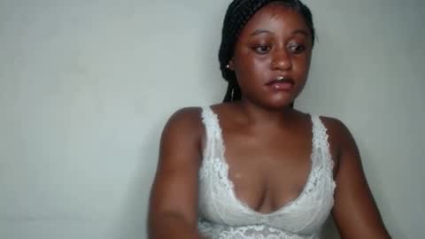 Ella online show from September 22, 2025, 7:05 pm