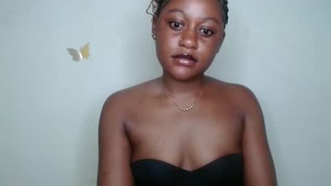 Ella online show from October 18, 2025, 9:21 am