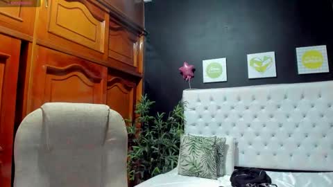 ebony_katterin online show from February 4, 2026, 11:27 am