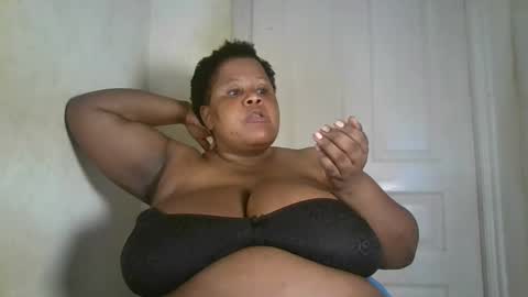 Snapshot of ebony_magixs chatting on October 2, 2025, 7:37 am ebony_magixs online show from October 2, 2025, 7:37 am