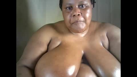 Snapshot of ebony_magixs chatting on October 13, 2025, 8:20 pm ebony_magixs online show from October 13, 2025, 8:20 pm
