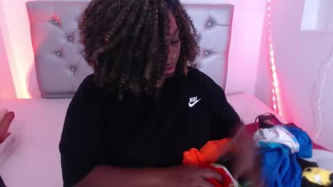 Snapshot of ebony_neighbormoans chatting on September 28, 2025, 3:34 am LINA online show from September 28, 2025, 3:34 am