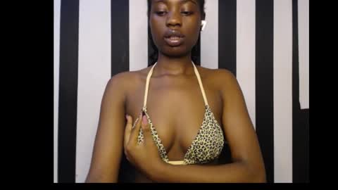 Ella online show from September 21, 2025, 9:49 pm