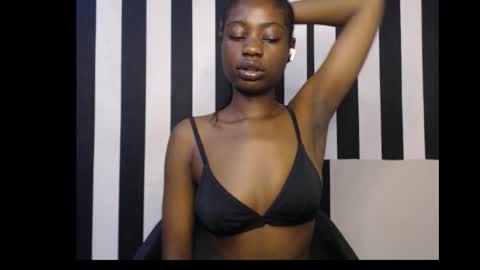 Ella online show from October 6, 2025, 12:57 pm