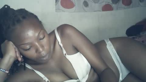 ebony_phoenix12 online show from November 12, 2025, 3:18 am