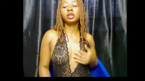 Snapshot of ebony_queenx chatting on November 19, 2025, 8:03 am Queen online show from November 19, 2025, 8:03 am