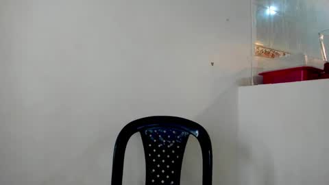   online show from November 5, 2025, 10:10 pm