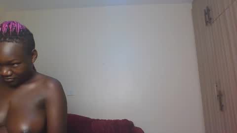 ebonydreamgirl_ online show from September 29, 2025, 7:08 pm