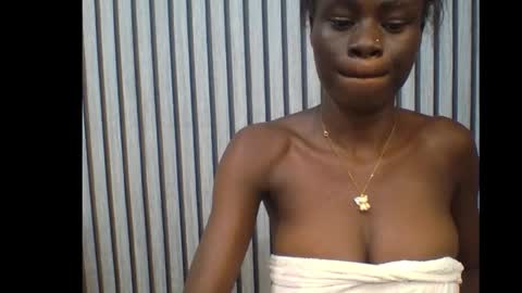 Snapshot of ebonypetiti chatting on October 12, 2025, 1:59 am queen online show from October 12, 2025, 1:59 am