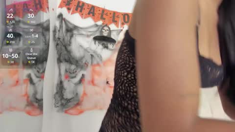 ebonyy_petite_69 online show from November 3, 2025, 8:32 pm