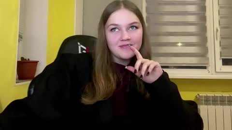 Snapshot of edahucks chatting on February 20, 2026, 2:28 pm Mia online show from February 20, 2026, 2:28 pm