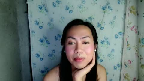 eddfox001 online show from May 11, 2026, 4:04 pm