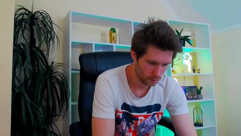 eddie_baker online show from April 12, 2026, 2:33 pm