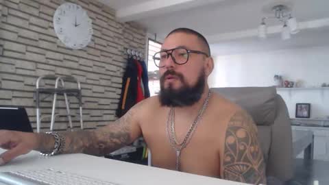 edgarram83 online show from October 30, 2025, 7:58 pm