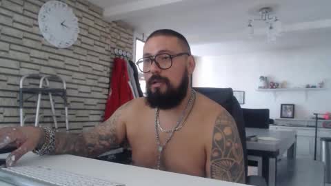 edgarram83 online show from November 4, 2025, 7:13 pm