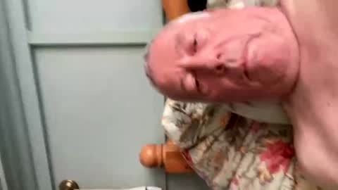 Snapshot of edgeofluv2 chatting on October 21, 2025, 11:33 am Phil online show from October 21, 2025, 11:33 am