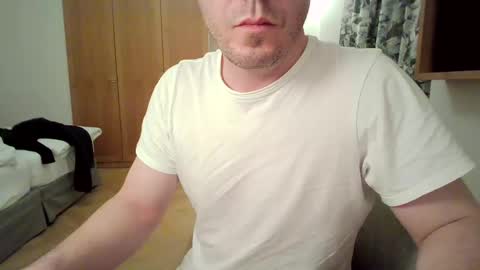 Snapshot of edginghandjober chatting on January 10, 2025, 6:42 am Edginghandjober online show from January 10, 2025, 6:42 am