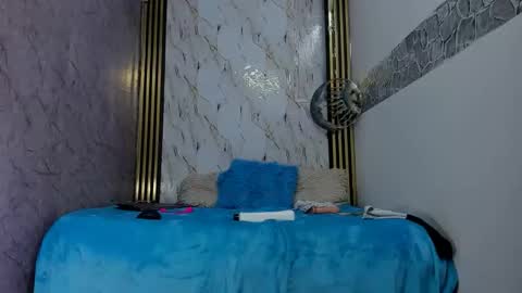 edi_stwix18 online show from May 15, 2026, 3:57 am