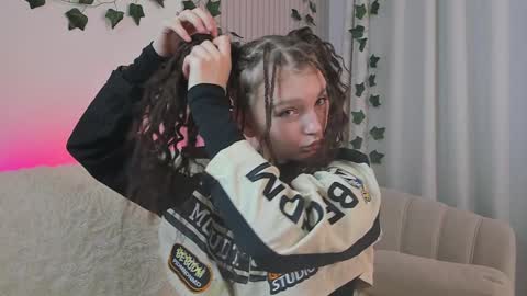 Snapshot of edithgalpin chatting on January 16, 2025, 11:37 pm Lisa online show from January 16, 2025, 11:37 pm