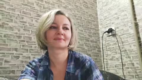 Snapshot of edithmanning chatting on December 21, 2024, 7:13 am edithmanning online show from December 21, 2024, 7:13 am