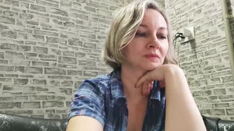 Snapshot of edithmanning chatting on December 21, 2024, 10:39 am edithmanning online show from December 21, 2024, 10:39 am