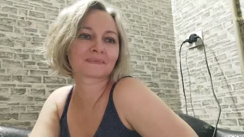 Snapshot of edithmanning chatting on January 2, 2025, 1:51 pm edithmanning online show from January 2, 2025, 1:51 pm