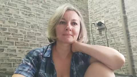 Snapshot of edithmanning chatting on January 8, 2025, 10:59 am edithmanning online show from January 8, 2025, 10:59 am