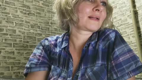 Snapshot of edithmanning chatting on January 14, 2025, 3:15 pm edithmanning online show from January 14, 2025, 3:15 pm