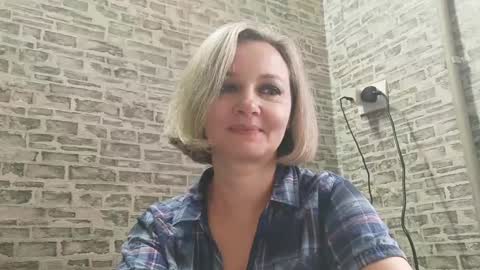 Snapshot of edithmanning chatting on January 22, 2025, 6:10 am edithmanning online show from January 22, 2025, 6:10 am