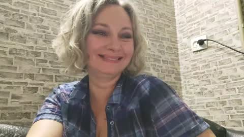 Snapshot of edithmanning chatting on January 25, 2025, 6:35 pm edithmanning online show from January 25, 2025, 6:35 pm