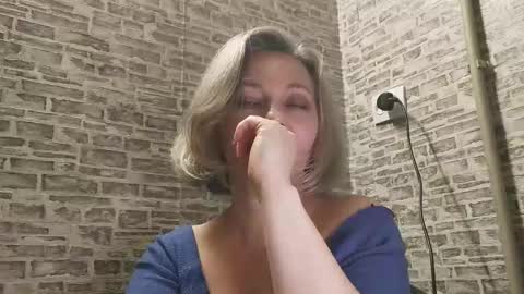 Snapshot of edithmanning chatting on February 17, 2025, 5:32 pm edithmanning online show from February 17, 2025, 5:32 pm