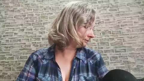 Snapshot of edithmanning chatting on October 25, 2025, 7:16 am edithmanning online show from October 25, 2025, 7:16 am