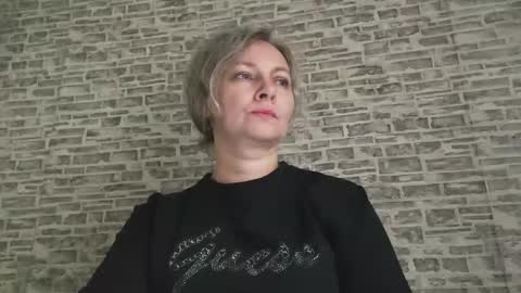 Snapshot of edithmanning chatting on October 31, 2025, 7:09 am edithmanning online show from October 31, 2025, 7:09 am