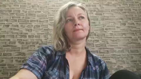 Snapshot of edithmanning chatting on November 4, 2025, 12:26 pm edithmanning online show from November 4, 2025, 12:26 pm