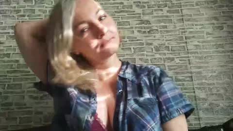 Snapshot of edithmanning chatting on November 26, 2025, 7:09 am edithmanning online show from November 26, 2025, 7:09 am