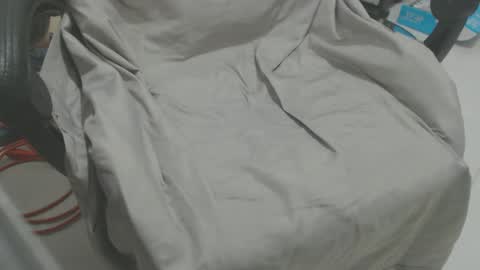 Snapshot of ednacrazy_2 chatting on December 10, 2024, 1:00 am ednacrazy_2 online show from December 10, 2024, 1:00 am