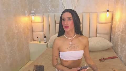 EdnaJarath online show from November 16, 2025, 3:45 am