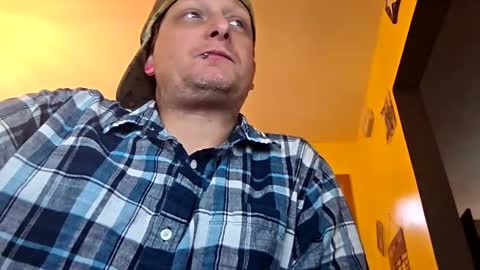 Snapshot of edwardaims_2please chatting on November 2, 2025, 2:52 pm edwardaims_2please online show from November 2, 2025, 2:52 pm