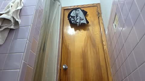 Snapshot of edwardaims_2please chatting on November 12, 2025, 5:24 pm edwardaims_2please online show from November 12, 2025, 5:24 pm