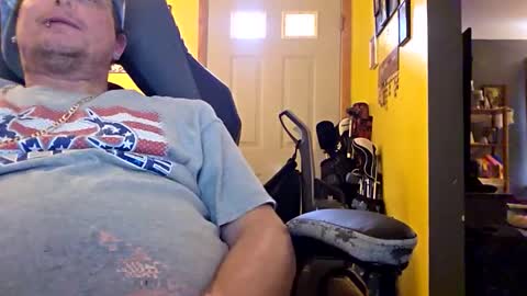 Snapshot of edwardaims_2please chatting on November 14, 2025, 6:28 pm edwardaims_2please online show from November 14, 2025, 6:28 pm