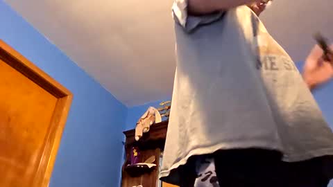 Snapshot of edwardaims_2please chatting on November 16, 2025, 5:51 pm edwardaims_2please online show from November 16, 2025, 5:51 pm