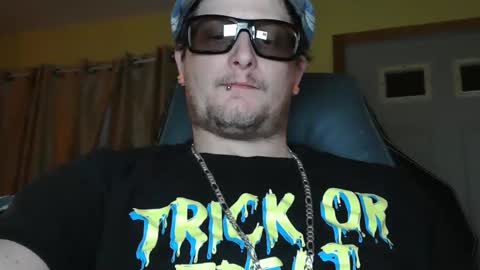 Snapshot of edwardaims_2please chatting on December 1, 2025, 3:33 am edwardaims_2please online show from December 1, 2025, 3:33 am