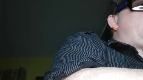 Snapshot of edwardaims_2please chatting on December 3, 2025, 2:52 am edwardaims_2please online show from December 3, 2025, 2:52 am