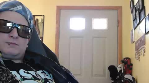 edwardaims_2please online show from December 4, 2025, 4:05 pm