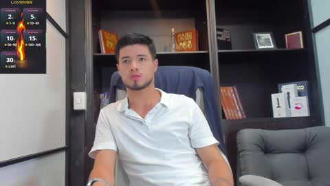 Snapshot of edwardross_ chatting on February 27, 2025, 8:20 pm Edward Ross online show from February 27, 2025, 8:20 pm