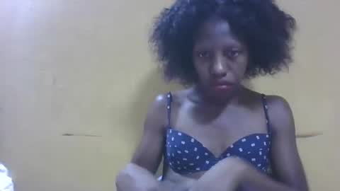 edwige770943 online show from April 18, 2026, 6:28 am