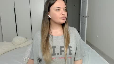 eelena4kiss online show from February 9, 2025, 5:33 pm