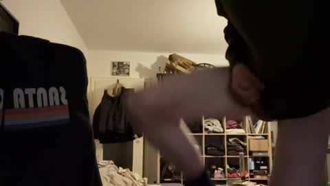 Eeloxx online show from April 26, 2026, 7:44 pm